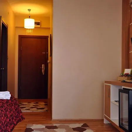 ホテル Roof Garden エスキシェヒル