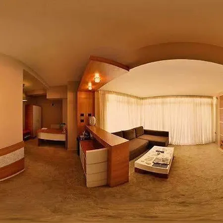 ホテル Roof Garden 3*