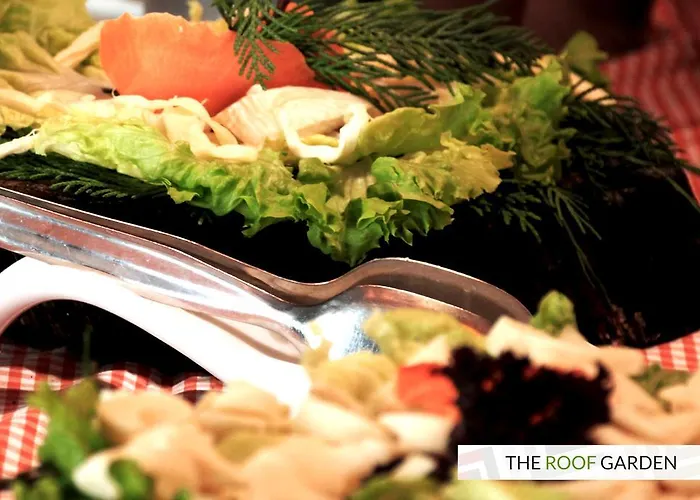 Roof Garden ホテル 3*